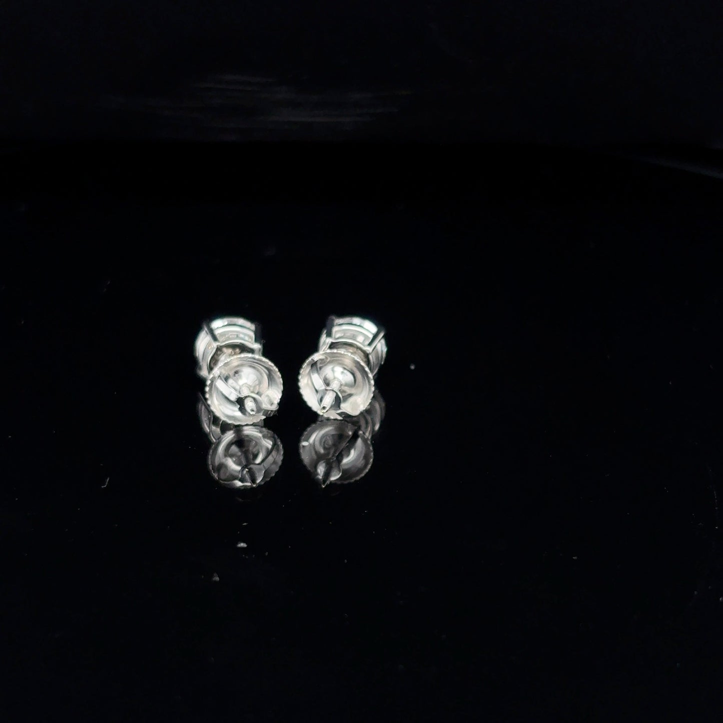 14kt White Gold Round Lab Grown Diamond Studs (Screwback)