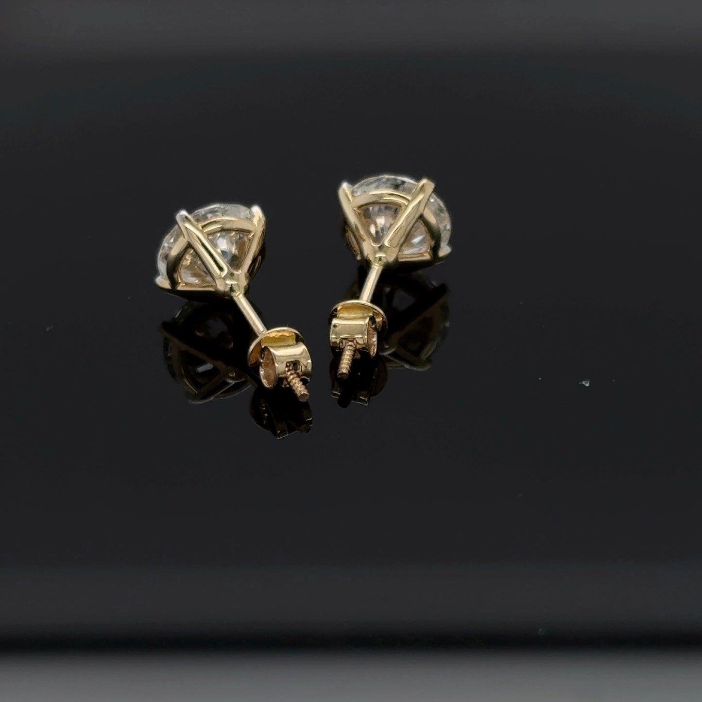 14kt Yellow Gold Round Lab Grown Diamond Studs (Screwback)