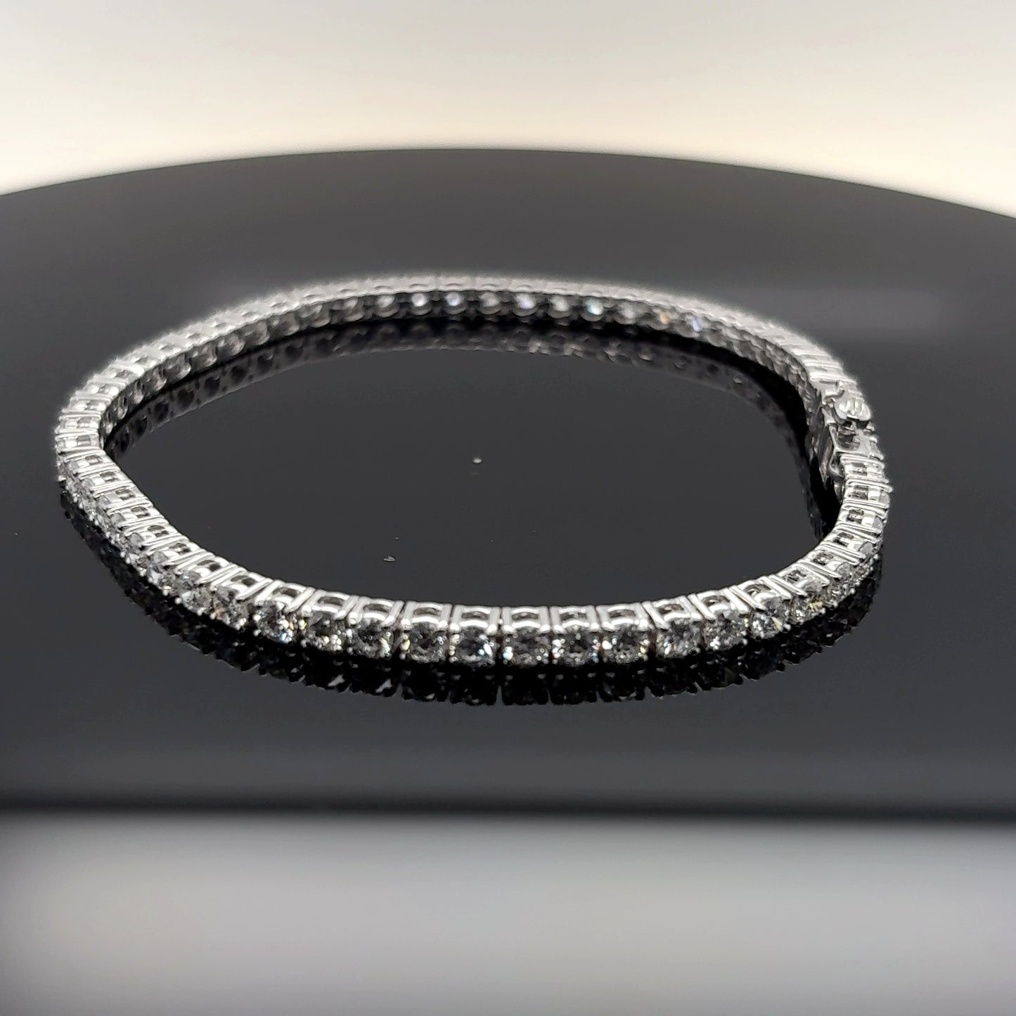 14kt White Gold Round Lab Grown Tennis Bracelet