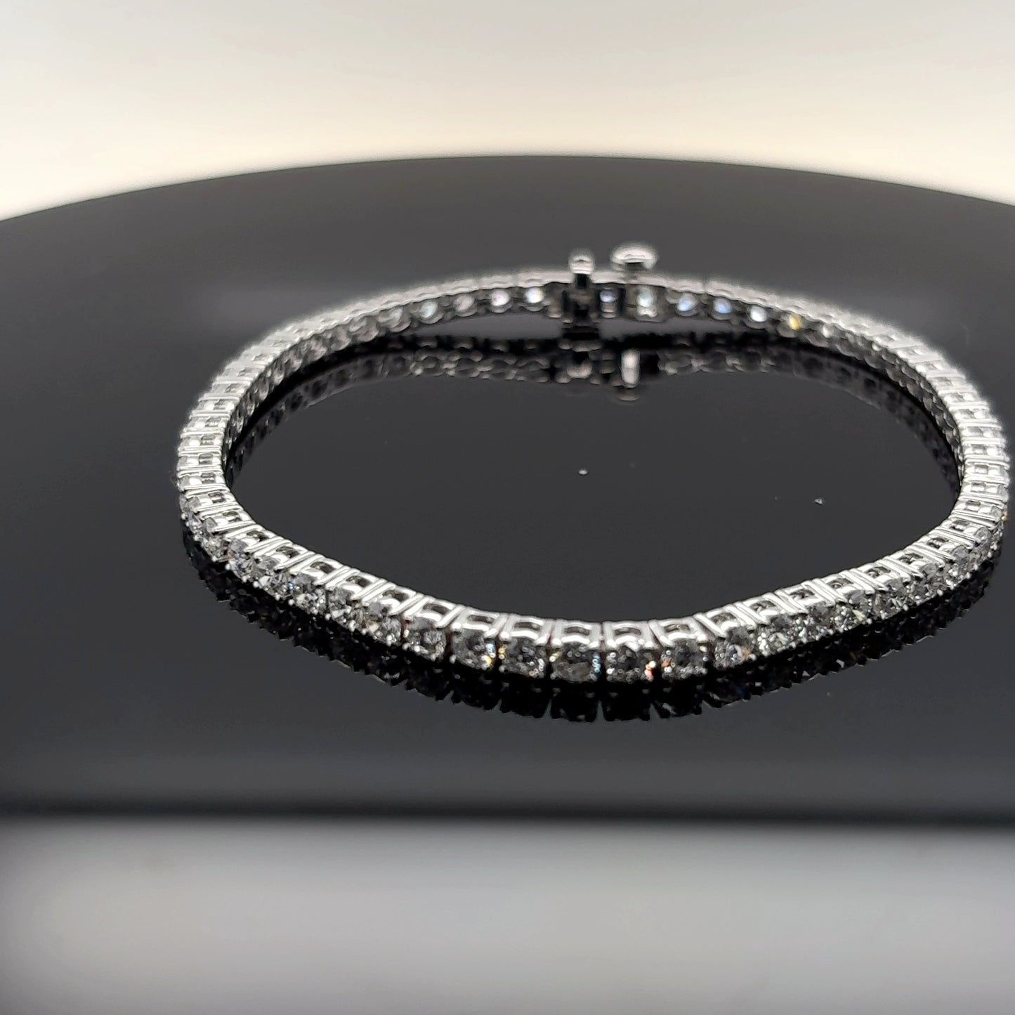 14kt White Gold Round Lab Grown Tennis Bracelet