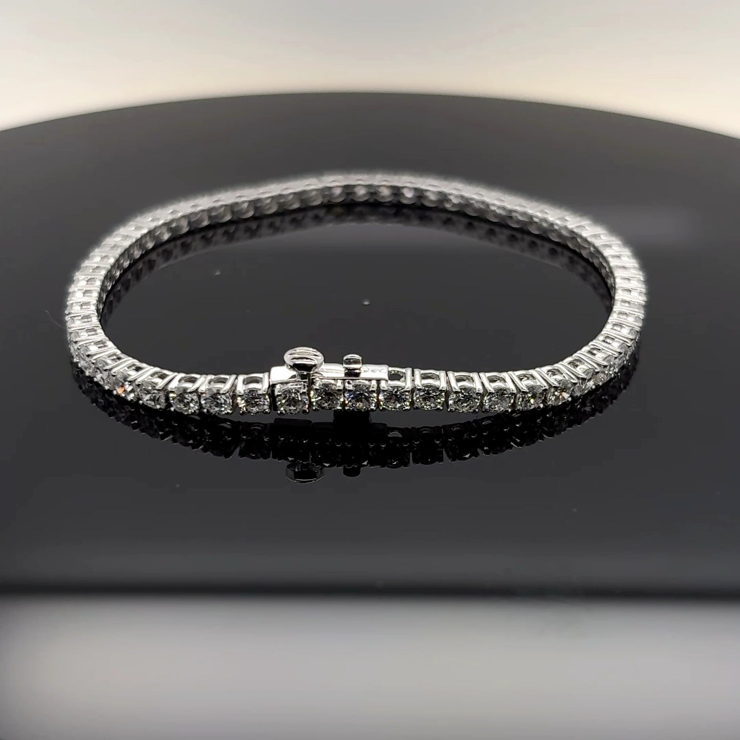 14kt White Gold Round Lab Grown Tennis Bracelet